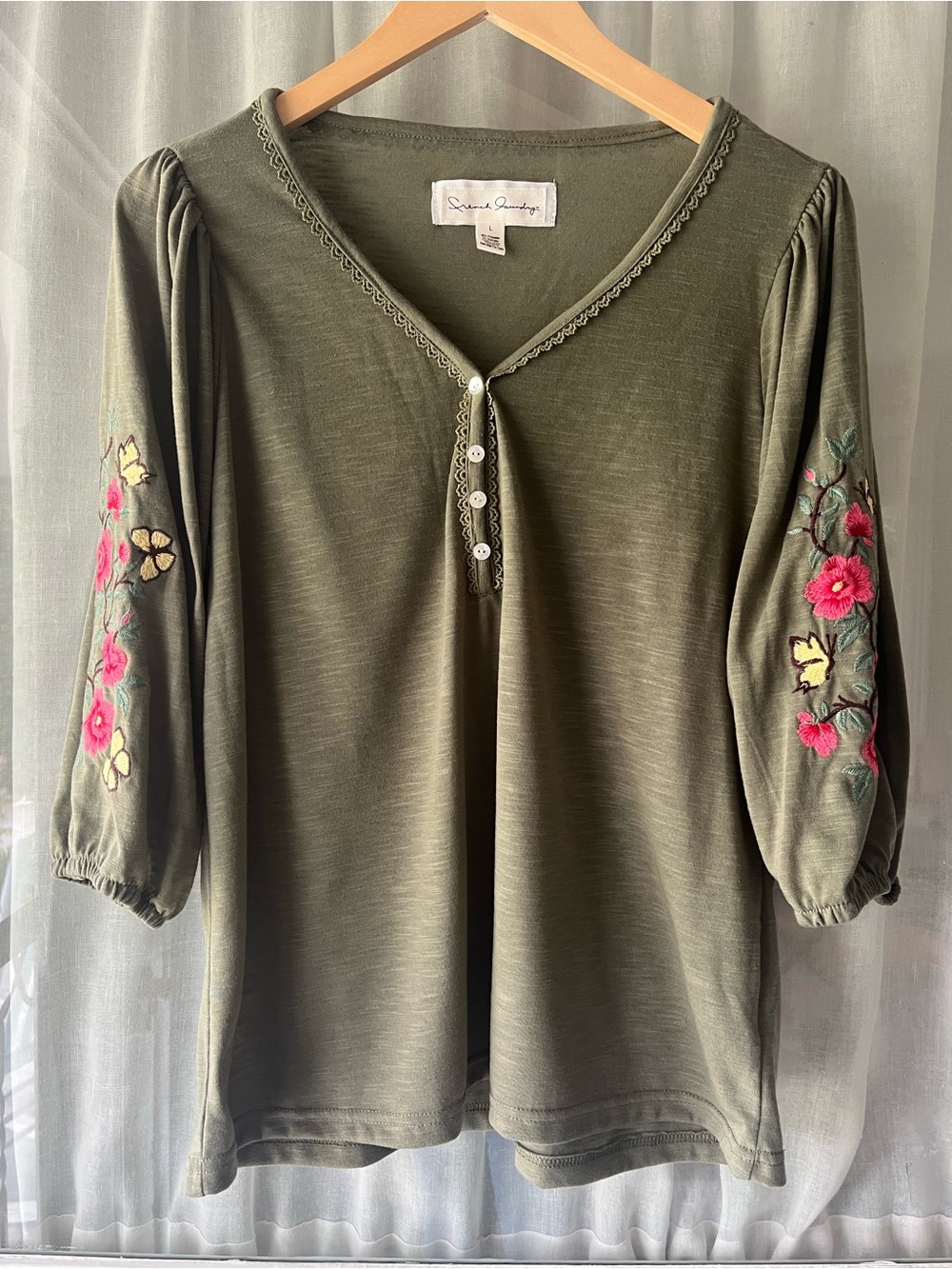 French Laundry Olive Green 3/4 Floral Embroidered Sleeve Slub Knit Olive Top